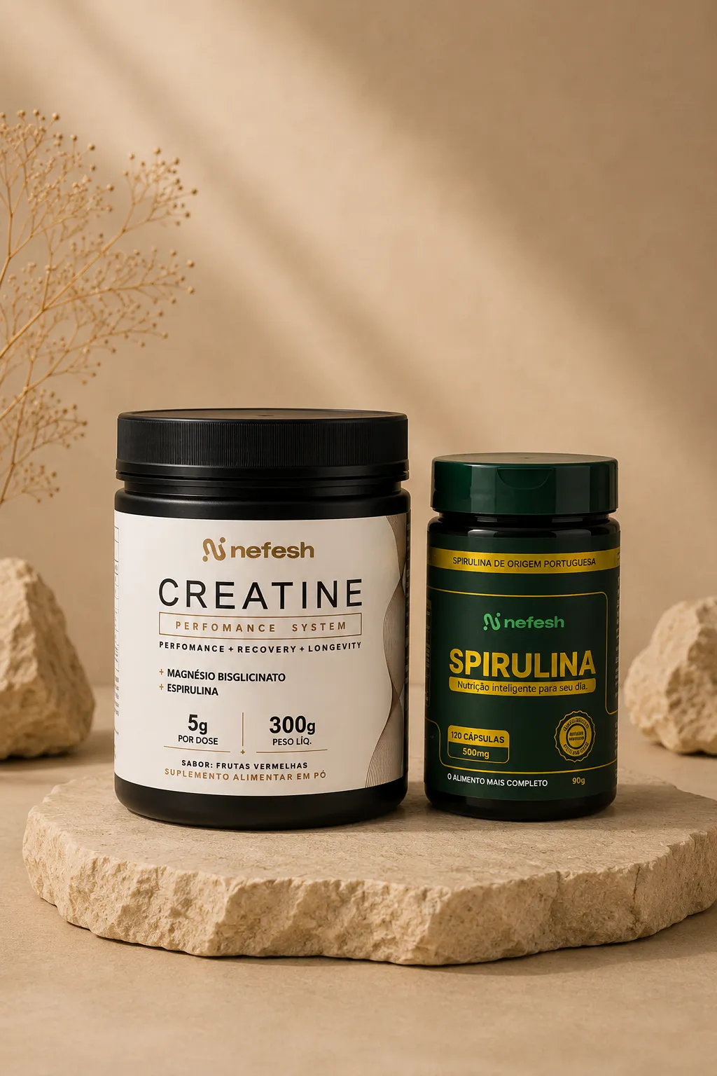 Um pote de Creatina Performance System com um pote de spirulina nefesh
